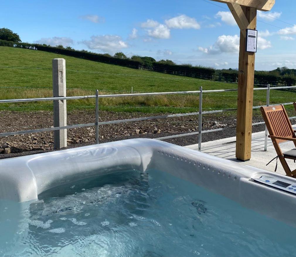 The Byre At Conker Tree Cottages Saintfield Экстерьер фото